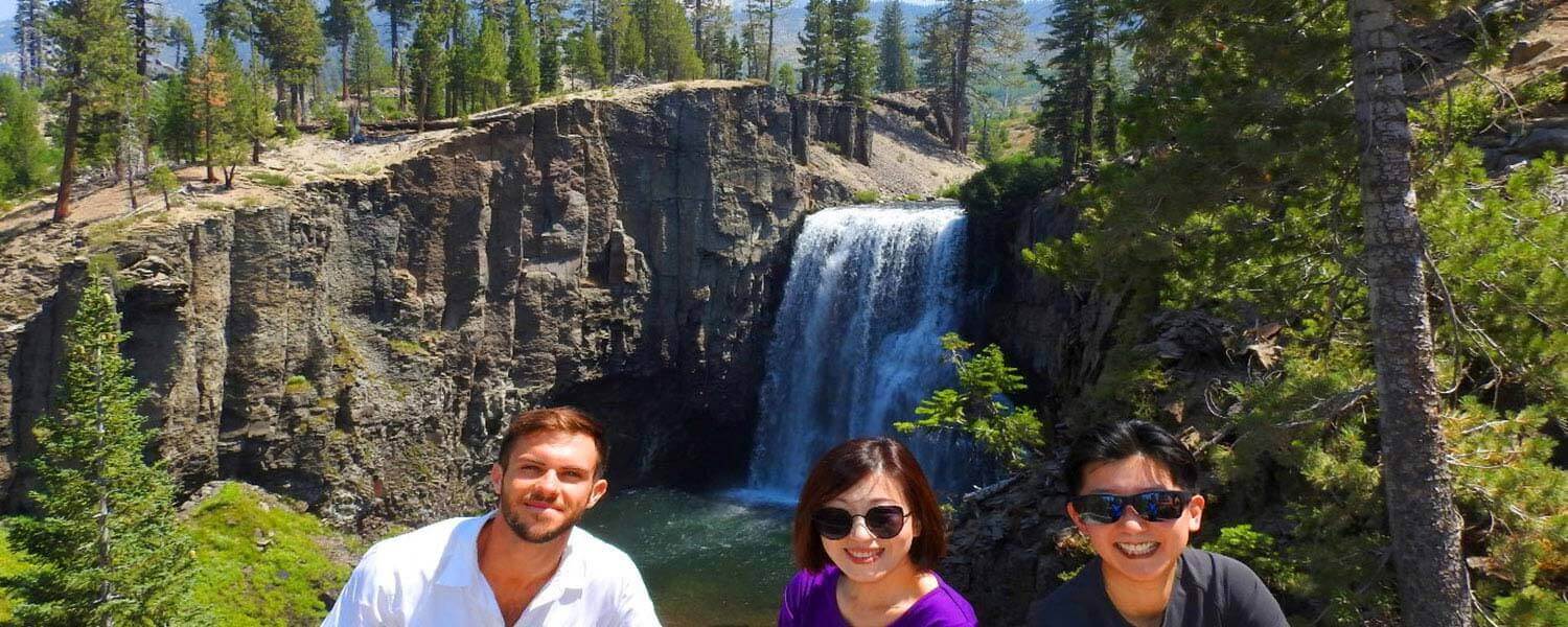 Things-to-see--in-Mammoth-Lakes-Rainbow-Falls